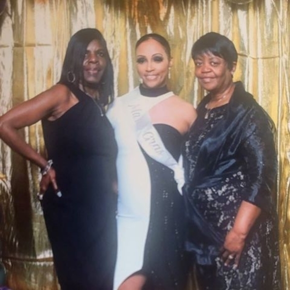 Meet your Posher, Lajuana - Picture 1 of 1